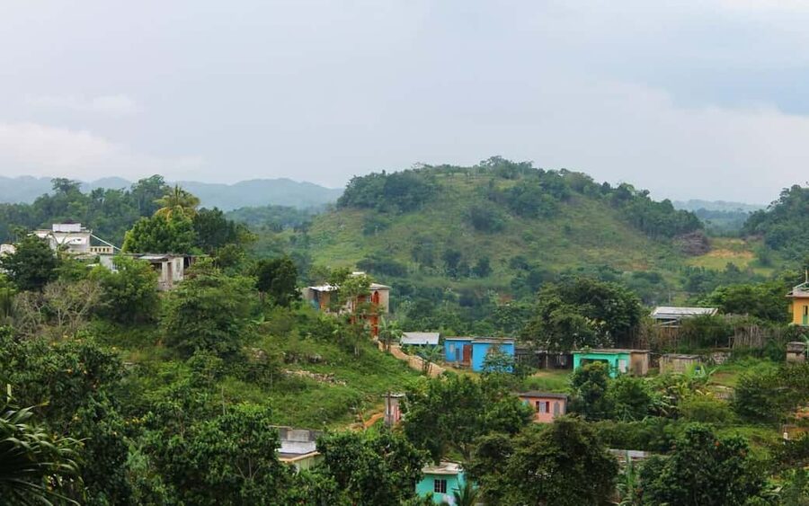 Montego Bay: Bob Marley Tour to 9 Mile, St. Ann - Mount Zion Rock and the rock pillow moment