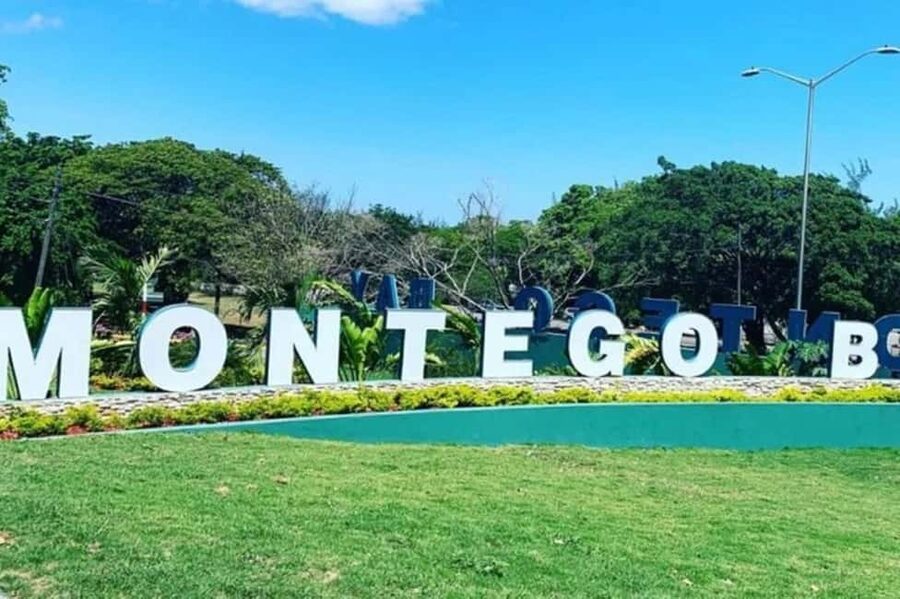 Montego Bay: City Highlights and Souvenir Shopping Tour - Spring Farm to Rose Hall, a Quick Look at Homes and the Route In