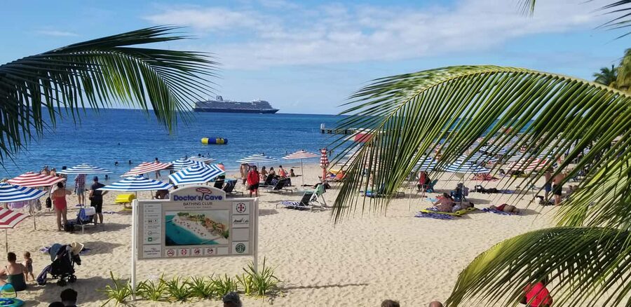 Montego Bay Excursion and Beach - Market time in Montego Bay for real everyday flavor