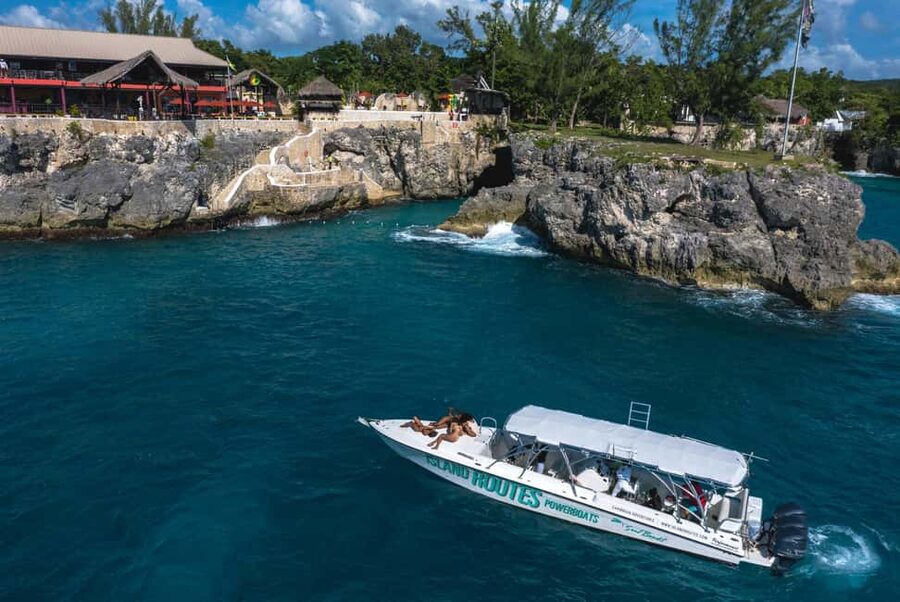 Montego Bay: Full-Day Speedboat Trip to Negril - The guide and crew vibe: what makes or breaks the day