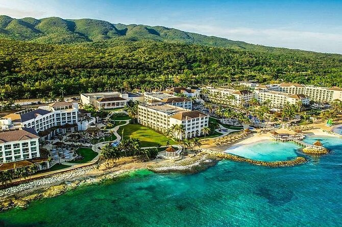 Montego Bay Jamaica Airport Transfer to Hotels in Montego Bay - When Private Transport Pays Off in Montego Bay
