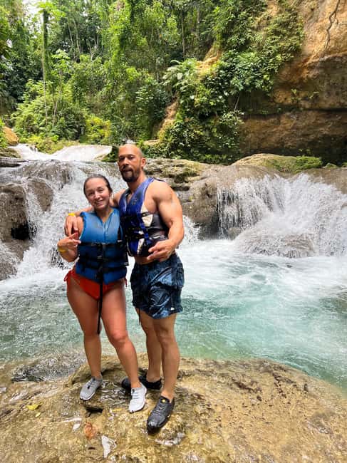 Montego Bay: Private Dunn's River Falls and Blue Hole Tour - The 4-hour schedule and why timing matters