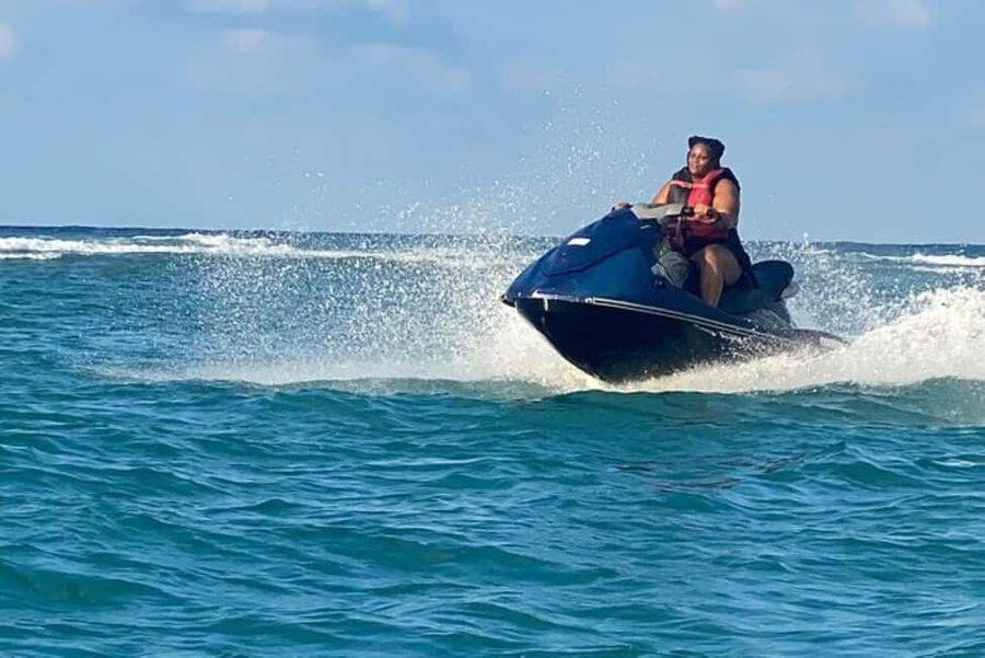 Montego Bay Thrilling Watersports Adventure Packages - Bamboo rafting on the Great River: slow float, massage, and Jamaican treats (about 1 hour)
