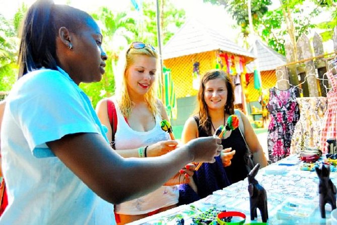 Montego Bay to Dunn's River Falls Half-Day Trip - The half-day flow: from pickup to the craft market