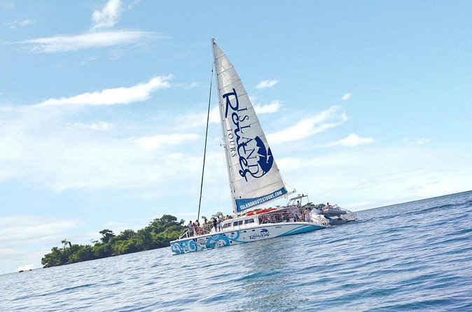 Negril Highlights Catamaran Cruise With Stop At Margaritaville - Stop 2: Margaritaville Negril, Food Time, and the Survivor Scavenger Hunt