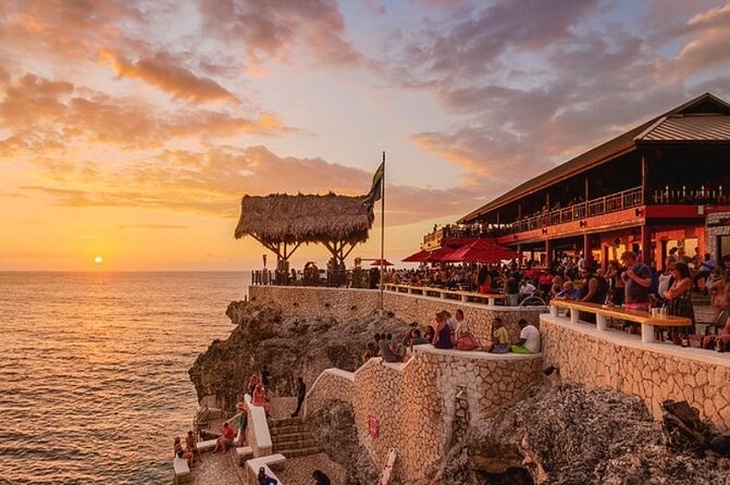 Negril Seven Mile beach and Rick’s Cafe from Montego Bay - Rick’s Cafe: sunset views and the 150 ft cliff moment