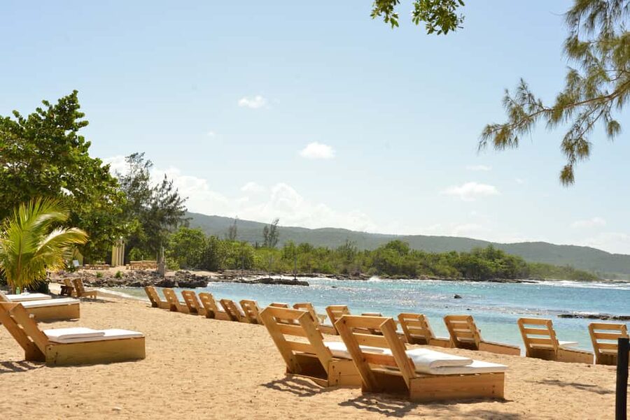 Ocho Rios: Bamboo Beach Club VIP Pass with Lunch and Drinks - Getting there in Ocho Rios: transfer that removes the stress