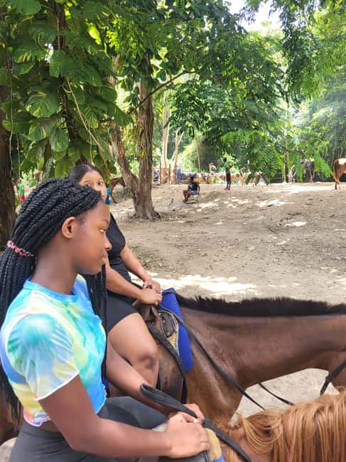 Ocho Rios : Bamboo River Rafting and HorseBack Riding - Price and value: what $140 covers, and what you should budget extra