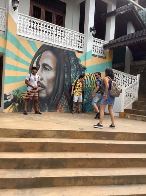Ocho Rios: Bob Marley Museum and Nine Mile Guided Tour - Arriving in Nine Mile: Neighborhood, Home, and a Guided Story