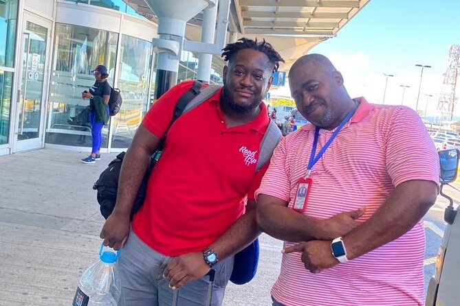 Private Airport Transfer from Montego Bay Airport to Ocho Rios - The meet-up at Sangster International Airport: get your bearing fast