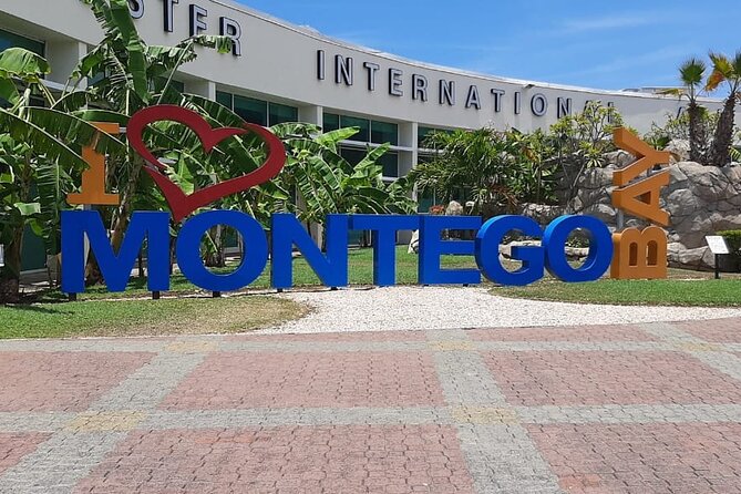 Private Airport Transfers to Negril Hotels - Key points at a glance