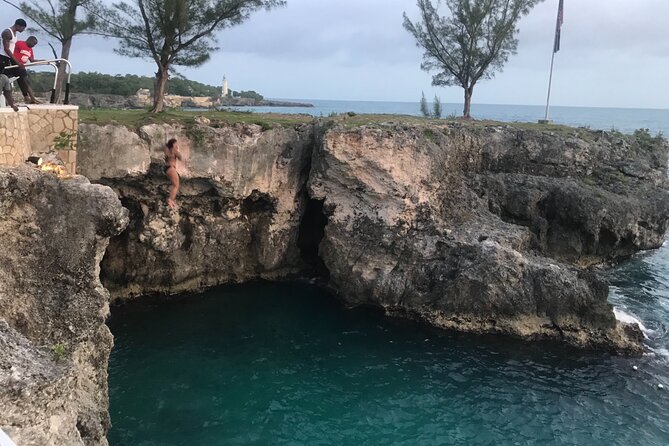 Private and Customized Tour to Negril From Montego Bay - Food, drinks, and souvenirs: plan for what is extra