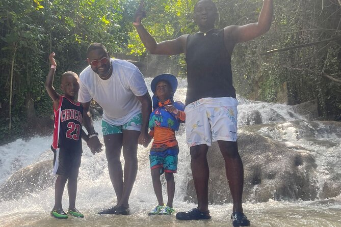Private Dunn's River Falls and Blue Hole Tour Ocho Rios Jamaica - Dunn’s River Falls: The 600-Foot Climb and Dry Viewing Paths