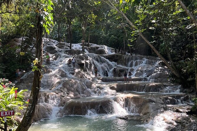 Private fun fill tour from Montego Bay to dunns river & blue hole - Dunn’s River Falls Climb With a Licensed Guide