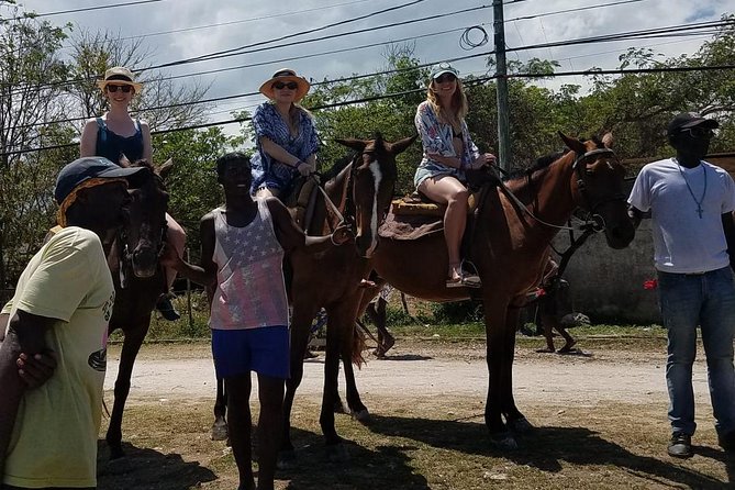 Private Horseback Riding from Ocho Rios with Guide - The rural trail: what you see, and why the guide matters