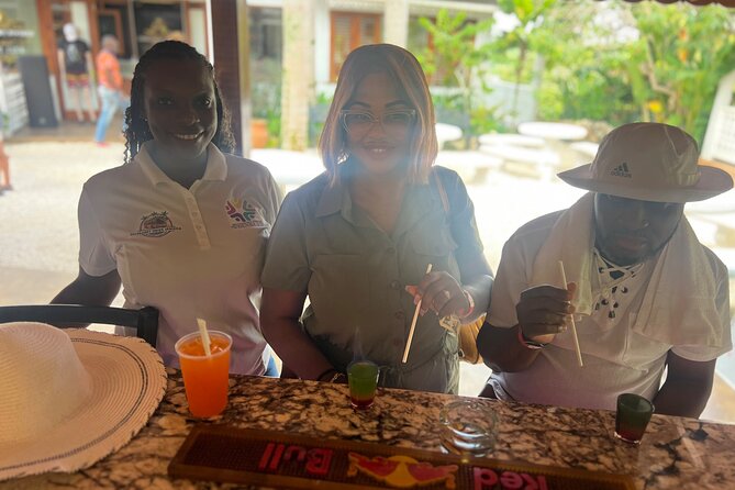 Private Montego Bay Jamaica Airport Transfer - Reliability and comfort, what the reviews suggest (good and bad)