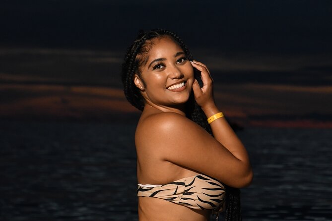 Private Professional Photography Session in Jamaica - During the shoot: how the photographer gets you into position