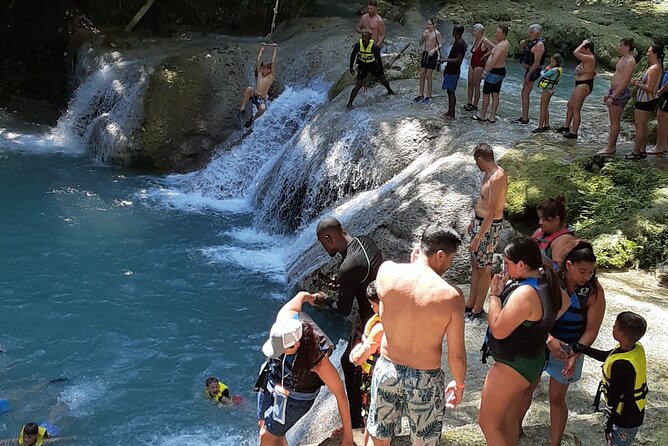 Private Tour From Ocho Rios To Blue Hole Secret Falls and Shopping - The end-of-tour shopping stop: a practical wrap-up for your souvenirs