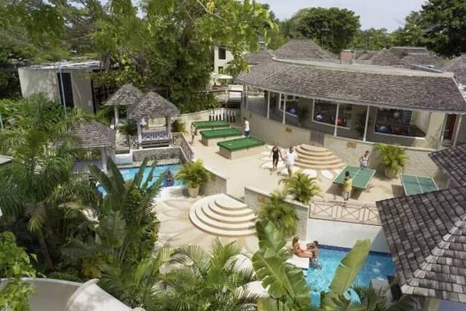 Private Transfer between Hedonism ll Resort and Airport - Key highlights I’d plan around