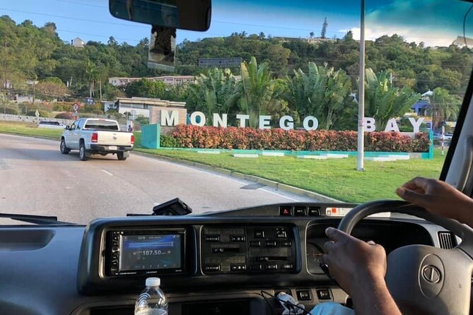 Private Transfer from Montego Bay Airport to Montego Bay Hotels - The Ride Experience: Air-Conditioning, Water, and Your Own Music