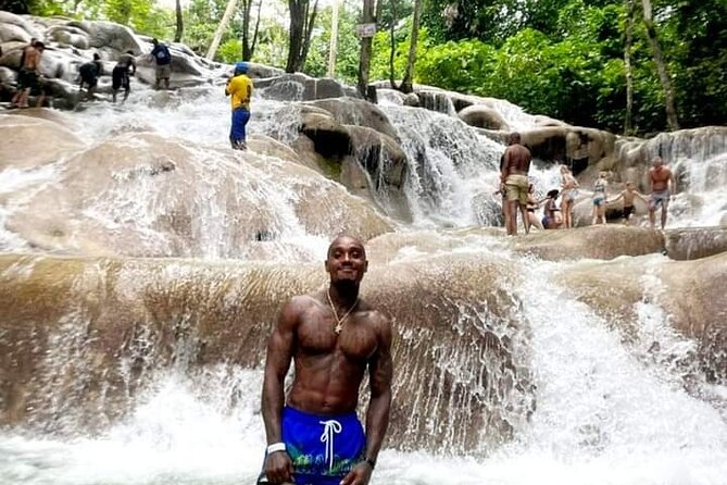 Private Transfer from Montego Bay to Dunns River Falls - The Ride to Ocho Rios: What You’ll See Along the Way