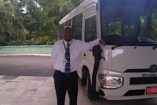 Private Transfer from Negril to Sangster Airport (MBJ) - Why a private Negril to MBJ transfer makes flight day easier