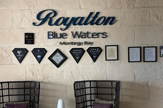 Private Transfer Grand Palladium and Royalton Blue Water Resort - Meet AJ and Jermaine: Friendly Drivers Who Keep You in the Loop