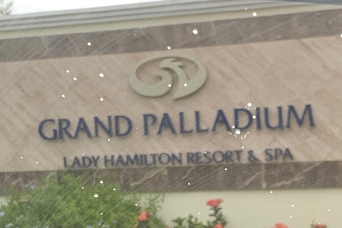 Private Transfer Grand Palladium and Royalton Blue Water Resort - What You Get, and What You Need to Bring