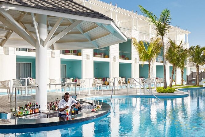 Private Transportation from Montego Bay Airport to Negril hotels - Why this Montego Bay to Negril transfer feels like a smarter start