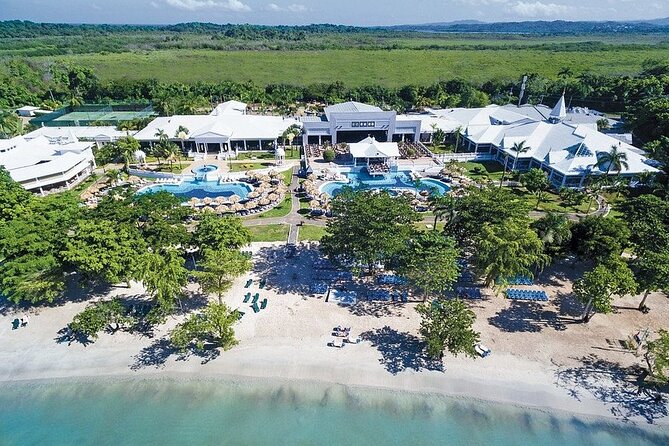 Private Transportation from Montego Bay Airport to Negril hotels - Safety and driver attitude: why the human factor matters