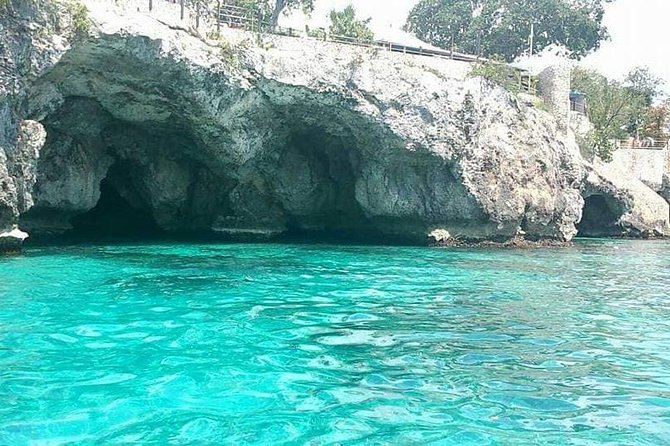 Rick's Cafe Sunset Cruise and Snorkelling - Getting Onboard: Pickup, Small Group Size, and Captain Jace