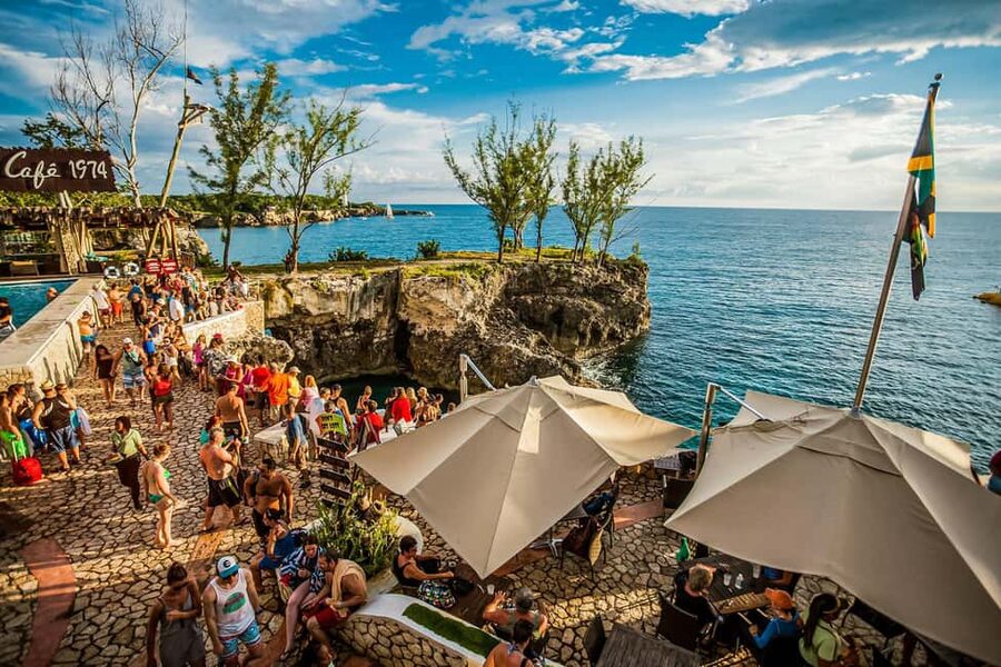 Ricks cafe & 7mile Beach Day Tour From Montego Bay. - Pickup in Montego Bay: choosing Rainbow Stores vs. a second location