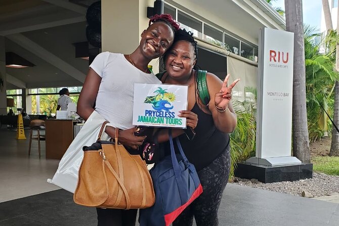 Riu Aquarelle private Airport transfer. - Airport pickup that starts your vacation instead of delaying it