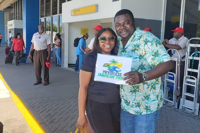 Riu Aquarelle private Airport transfer. - Making a stop on request, from routines to real local snacks