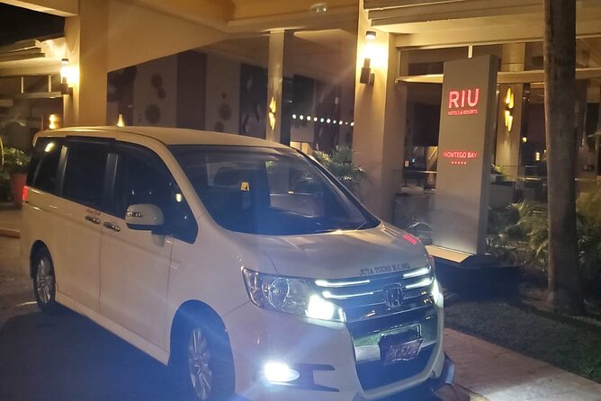 RIU Reggae Palace and RIU Montego Bay Private Airport Transfer - A Fast, Private Airport-to-RIU Transfer That Makes Day One Easy