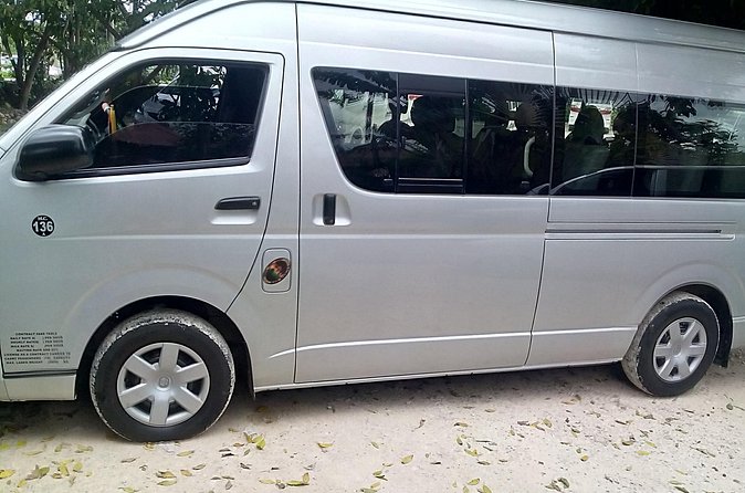 Royalton Blue Waters Private Roundtrip Airport Transfers from Montego Bay (MBJ) - Language and professionalism: what to expect on day one