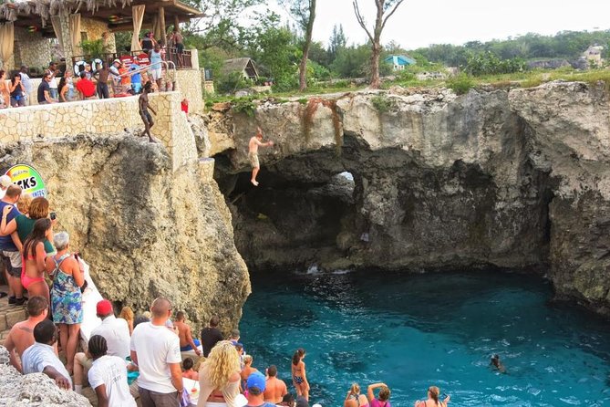 Seven Mile Beach and Rick’s Cafe Private Tour - Two Iconic Stops, One Easy Private Day