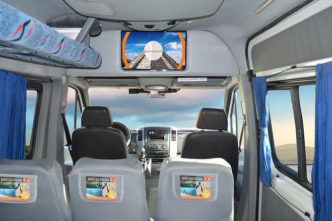 Shared Round-Trip Transfer: Montego Bay International Airport - Jamaica MBJ to Your Resort, Without the First-Day Chaos