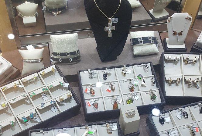 Shopping From Ocho Rios Hotels - Why having a guide changes your shopping results