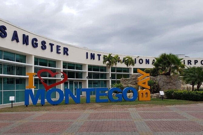 VIP Luxury Montego Bay Airport Transfer to Montego Bay/ Falmouth - The VIP Vehicle: Air-Conditioning, WiFi, and Small Comforts That Add Up